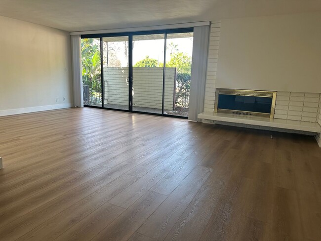 Building Photo - 7700 Pso Del Rey
