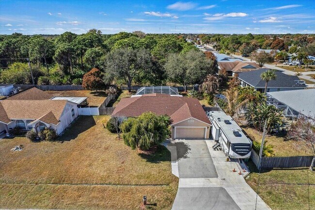 Building Photo - 1960 SE Bowie St