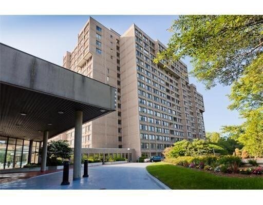 Building Photo - 250 Hammond Pond Pkwy