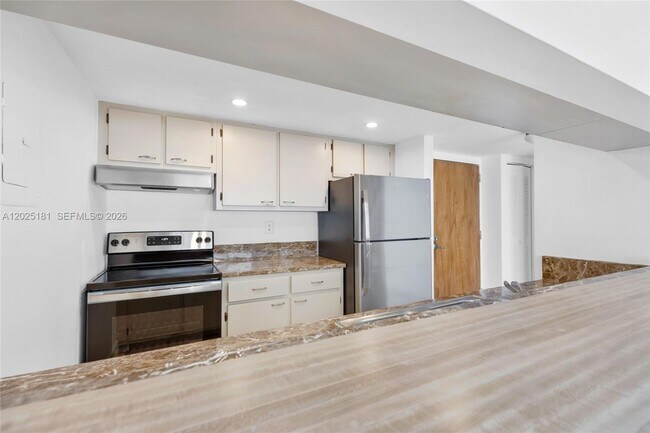 Building Photo - 7601 E Treasure Dr