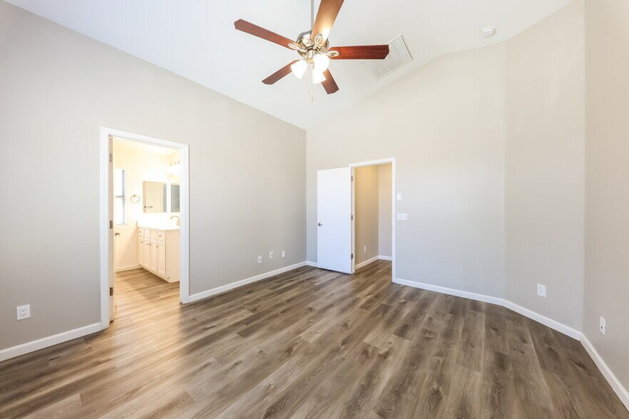 Building Photo - 10016 W Gross Ave