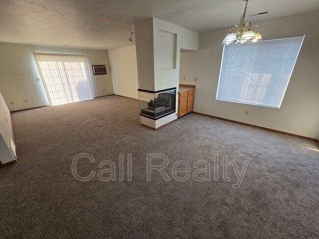Building Photo - 5116 S Smith Ct