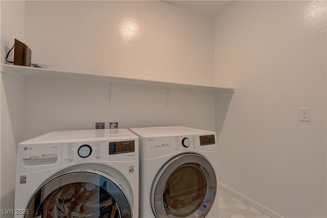 Building Photo - 727 Foreign Reef Wy