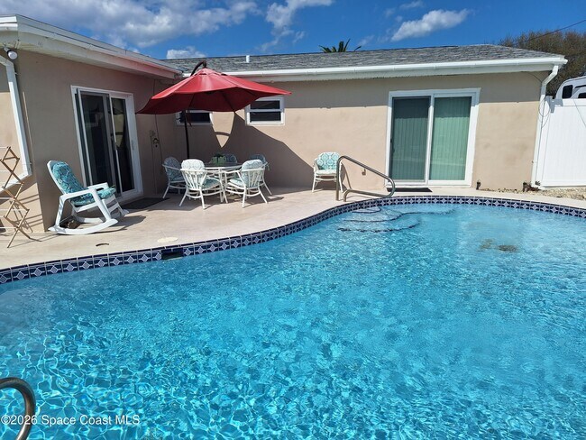 Building Photo - 279 Ellwood Ave