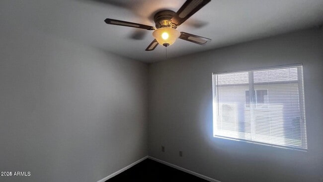 Building Photo - 3337 S Parkside Dr