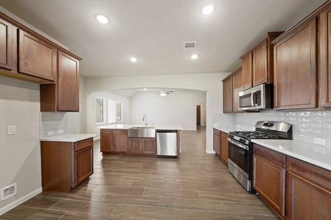 Building Photo - 6010 Kolle Dr