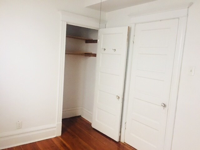 Bedroom - 2106 W Fletcher St