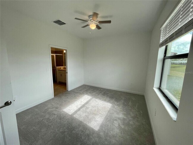 Building Photo - 16040 Sunny Day Dr