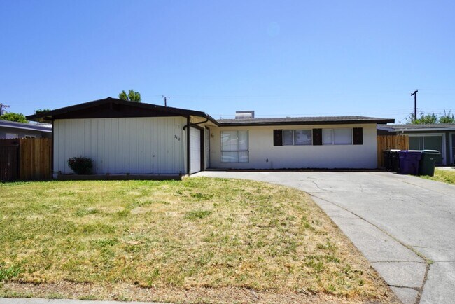 Primary Photo - Wonderful 3 Bedroom, 2 Bath home in Sacram...