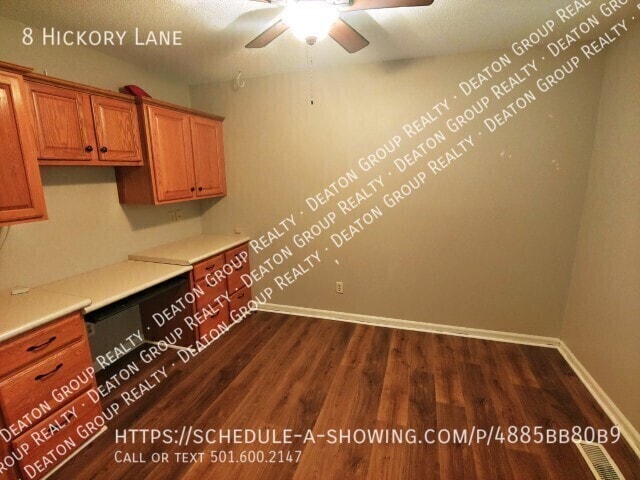 Building Photo - 8 Hickory Ln