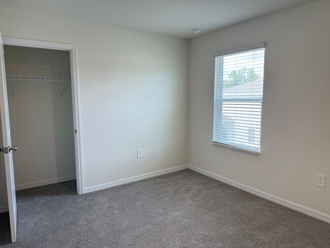 Building Photo - 5124 SW 48th Ln