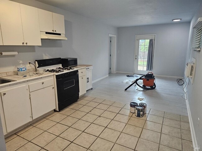 Building Photo - 4062 Encina Dr