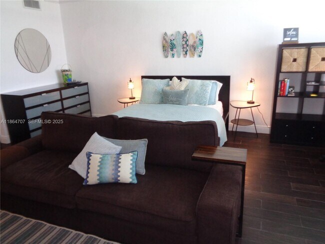 Building Photo - 2501 S Ocean Dr