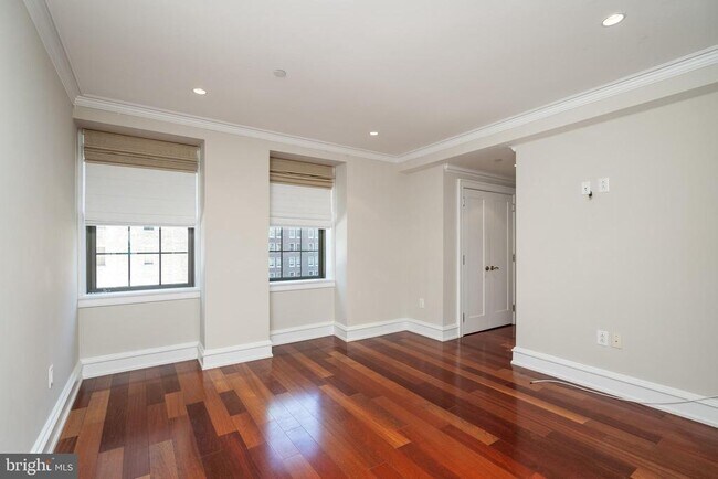 Building Photo - 219 S 18th St