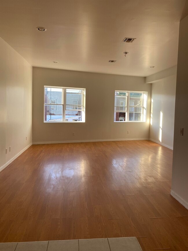 Building Photo - 106 Ocean Ave