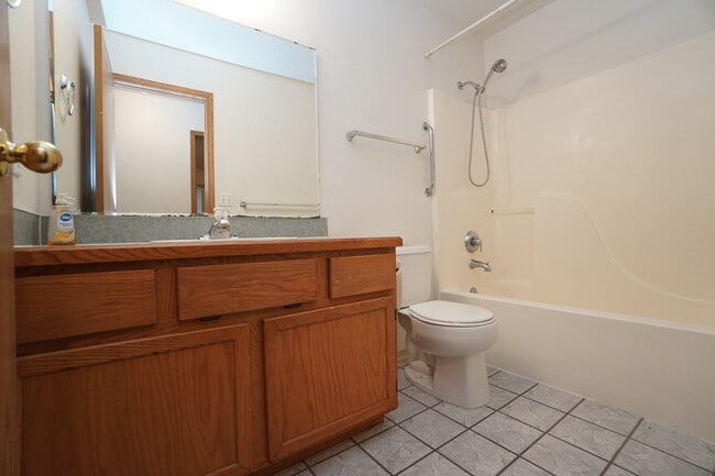 Building Photo - 82 3rd St