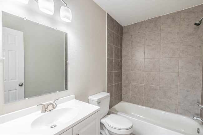 Building Photo - 7522 Pepperbrook Dr