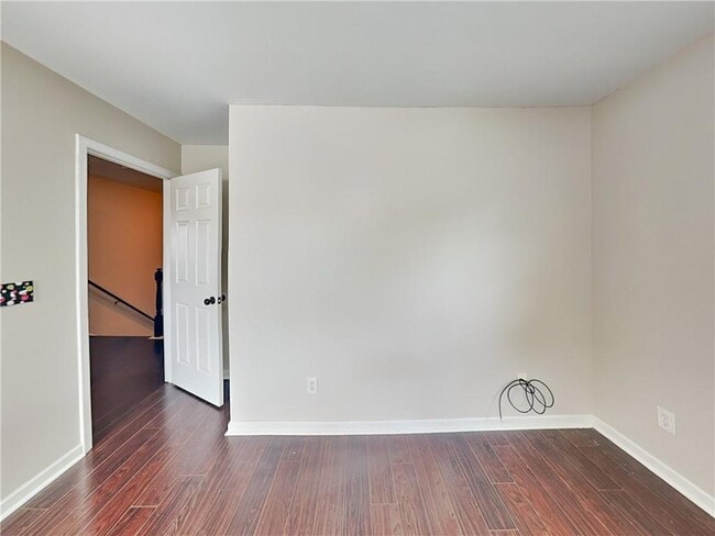 Building Photo - 264 Grandview Cir