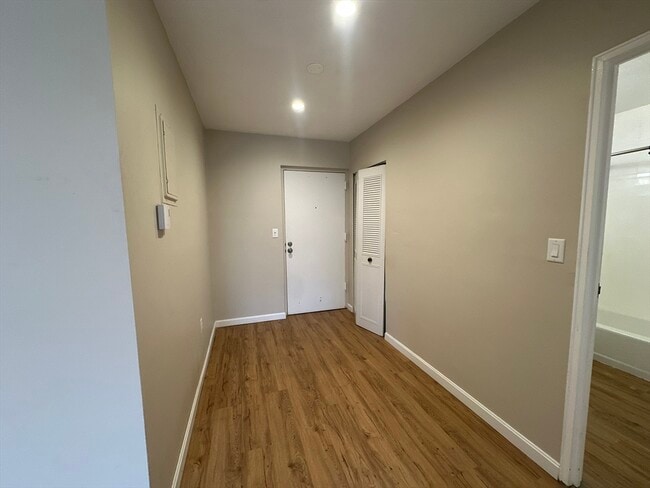 Building Photo - 67 Milliken Ave