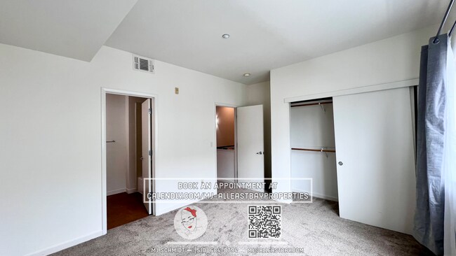 Building Photo - Contemporary three-story Live/Work Townhou...
