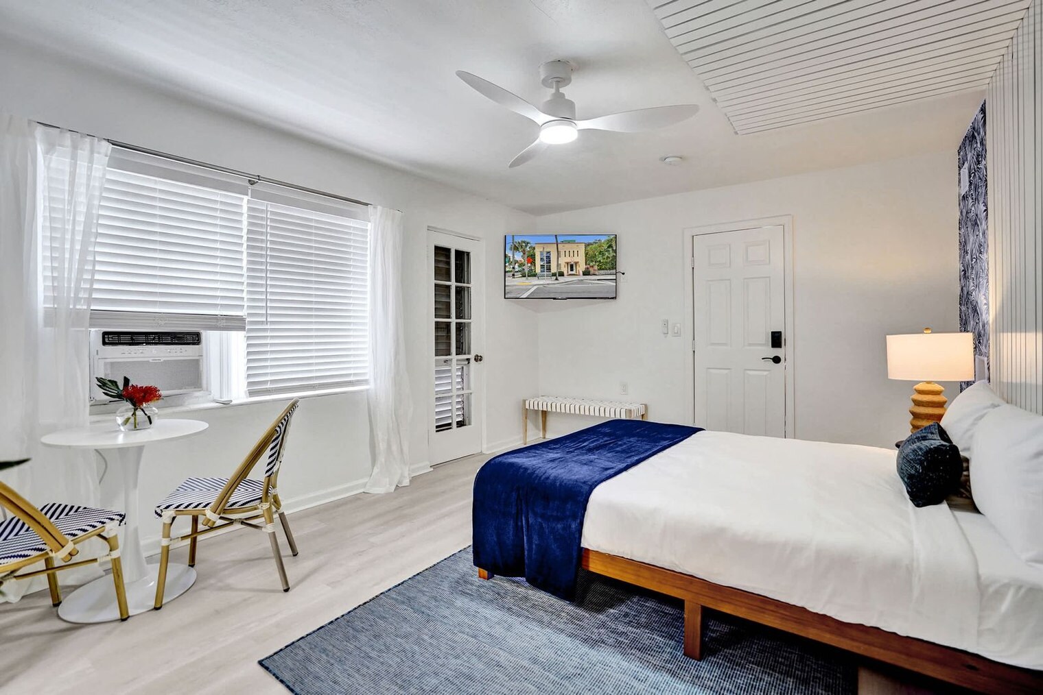 Building Photo - 101 Lucerne Ave