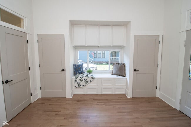 Building Photo - 1383 Cherry St