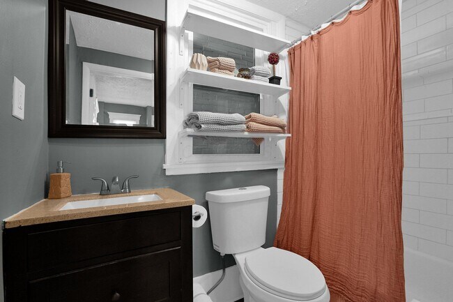 Building Photo - 498 S Ohio Ave