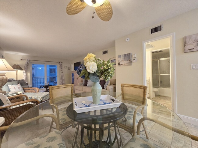 Building Photo - 1161 Hillsboro Mile