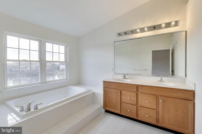 Building Photo - 42759 Locklear Terrace