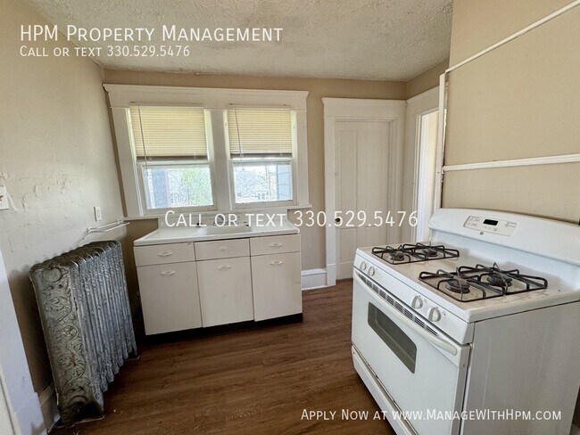 Building Photo - 1307 Woodland Ave NW