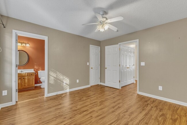 Building Photo - 3 Bedroom Brick Front Carraige Downs Townh...