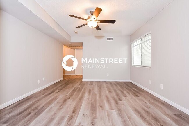 Building Photo - 4 Bedroom Pet-Friendly Home in LAS VEGAS, NV with Main Street Renewal