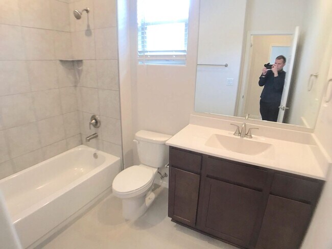 Building Photo - New! Brilliant 3 bedroom Rio Rancho Home. Refrigerated Air! Great Location! Special!