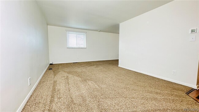 Building Photo - 954 Brighton Rd