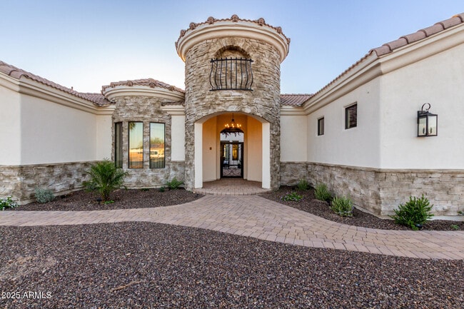 Building Photo - 2506 S 186th Dr