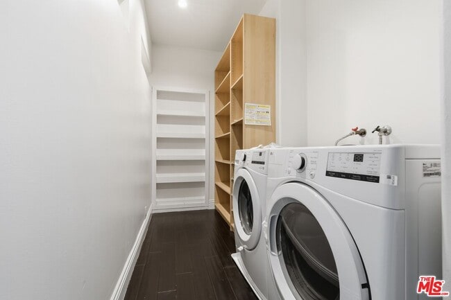 Building Photo - 8908 Appian Way