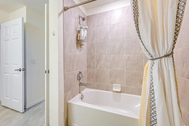 Building Photo - 17704 Gawthrop Dr