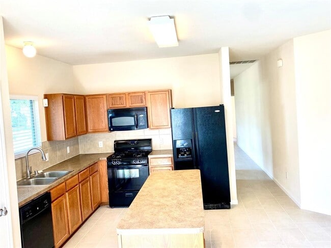 Building Photo - 6222 Settlers Lake Cir E