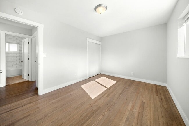 Building Photo - 602 Sunset Dr