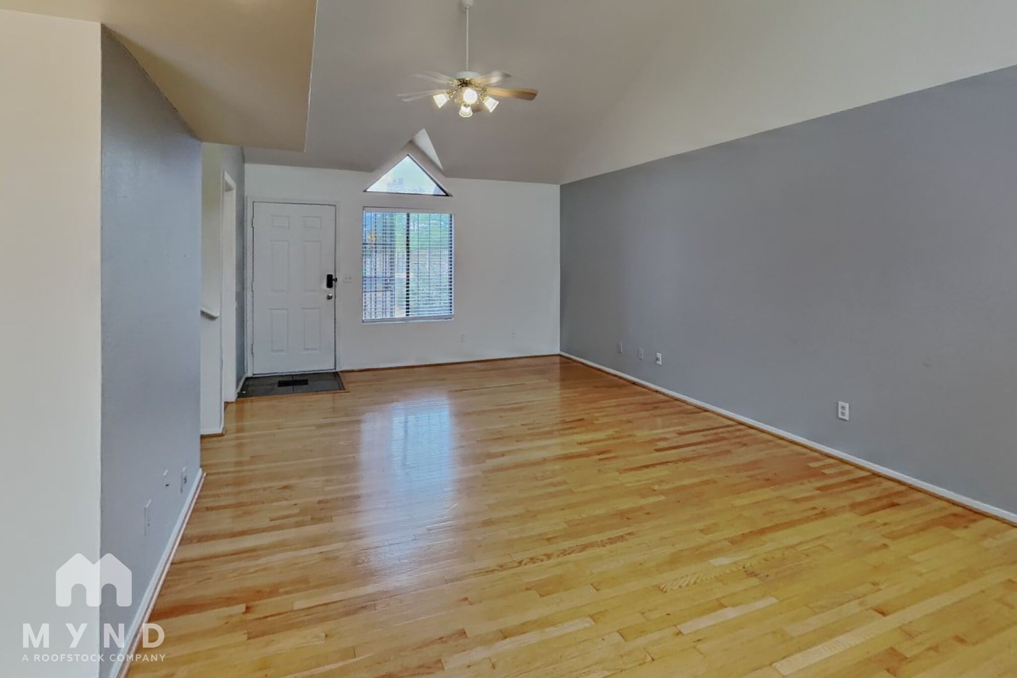 Building Photo - 2747 N Pacific Dr