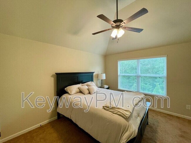 Building Photo - 1031 Dietrich Ln