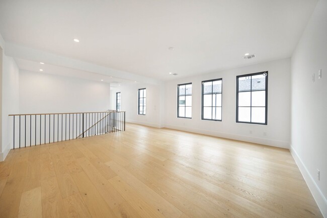 Building Photo - Coming Soon!!! 2023-built home at Preston ...