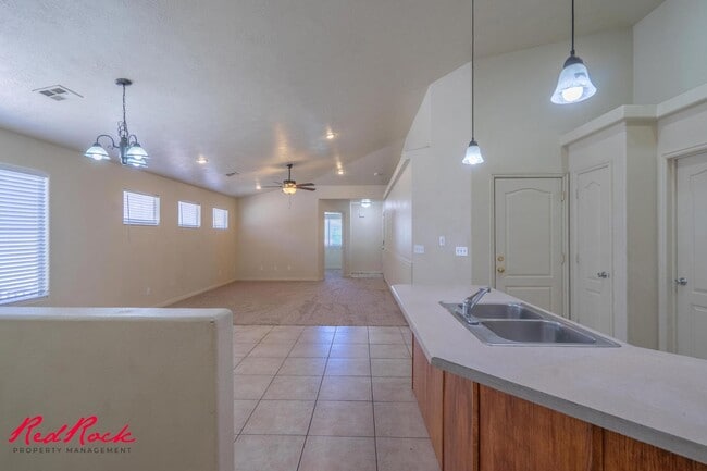Building Photo - Fresh Carpet! Spacious 5-Bedroom Townhome