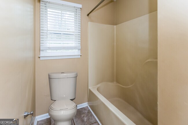 Building Photo - 5851 Taylor Creek Dr