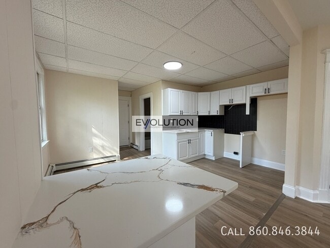 Building Photo - 906-908 Park St-2W
