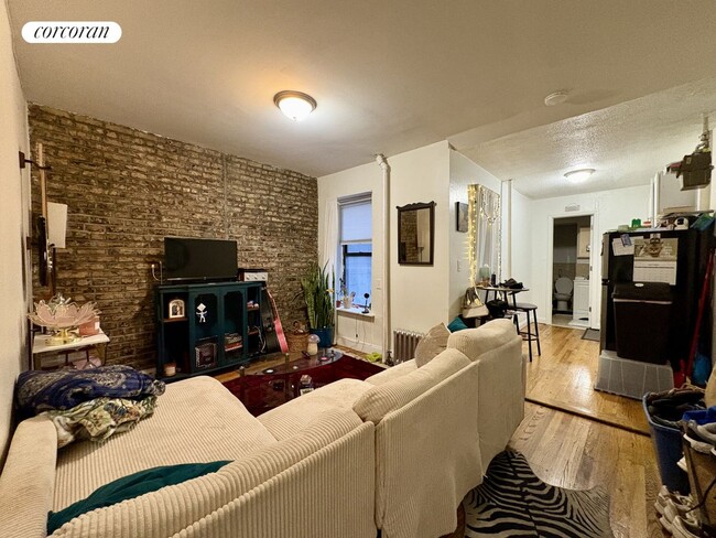 Primary Photo - 146 17th St