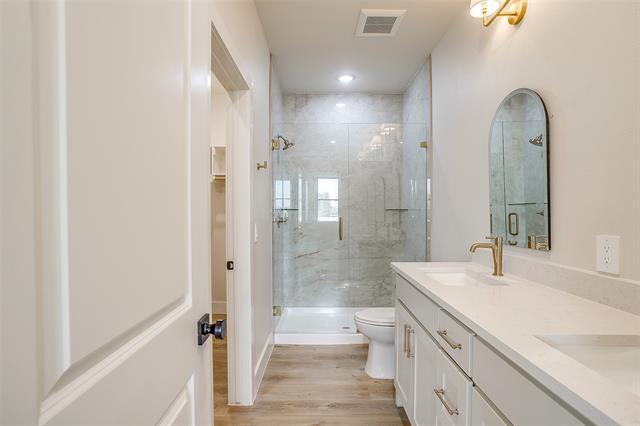 Building Photo - 408 Foch St