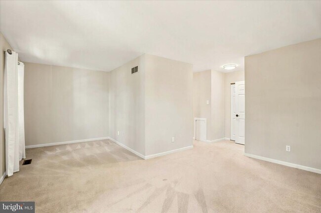 Building Photo - 706 Andover Ct