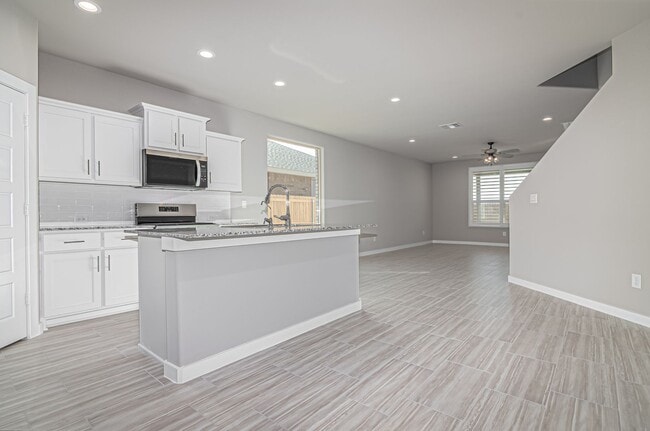 Building Photo - 6511 Supreme Ct