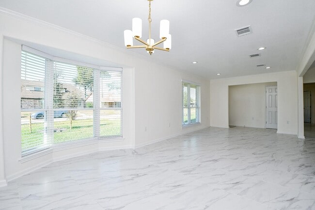 Building Photo - 10402 Kirkhall Dr